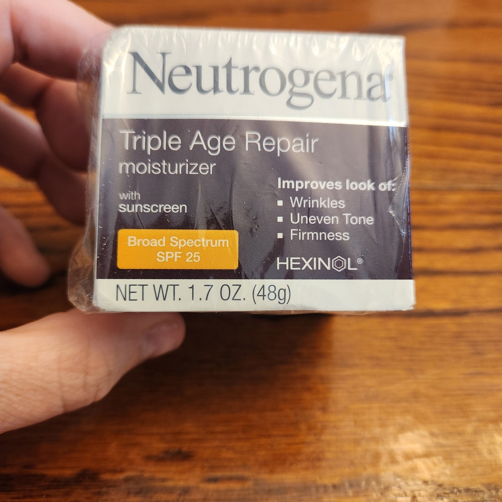 Neutrogena Triple Age Repair Moisturizer with SPF 25
